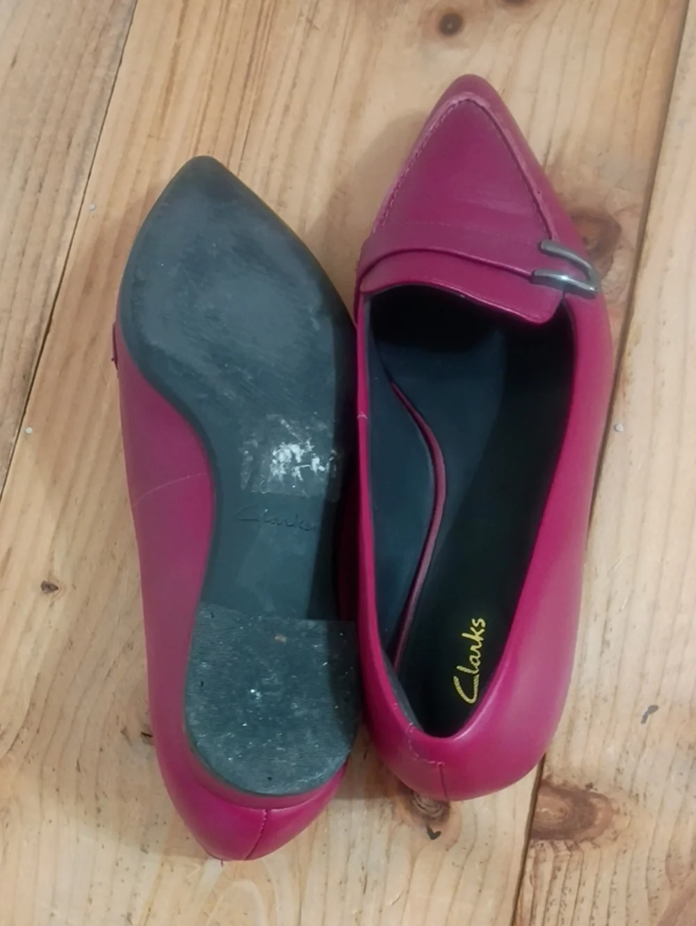 Clarks Red Leather Pointed Toe Slip On Flats Size 7
